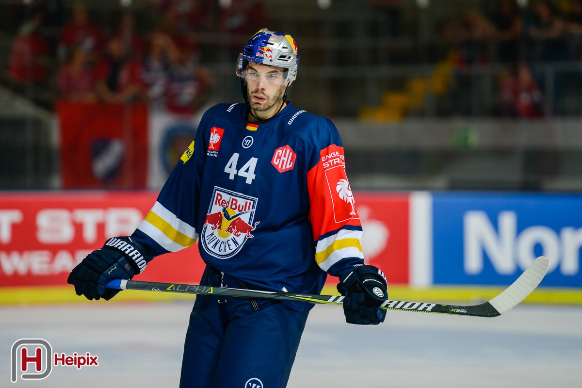 _HEI6663-Galerie Markus Lauridsen (EHC Red Bull Muenchen) in der Begegnung der Champions Hockey League (Gruppenphase) zwischen dem EHC Red Bull Muenchen und IFK Helsinki (Finnland) am 27.08.2017.